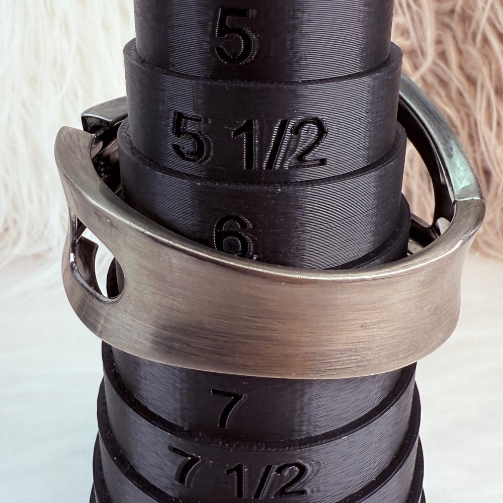 Gorgeous weighted Silvertone bling wideband statement bracelet - Picture 6 of 12